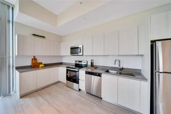 $3,314 | 1809 Jackson Street, Unit 504, Hollywood, FL 33020