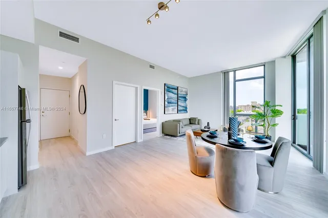 $3,314 | 1809 Jackson Street, Unit 504, Hollywood, FL 33020