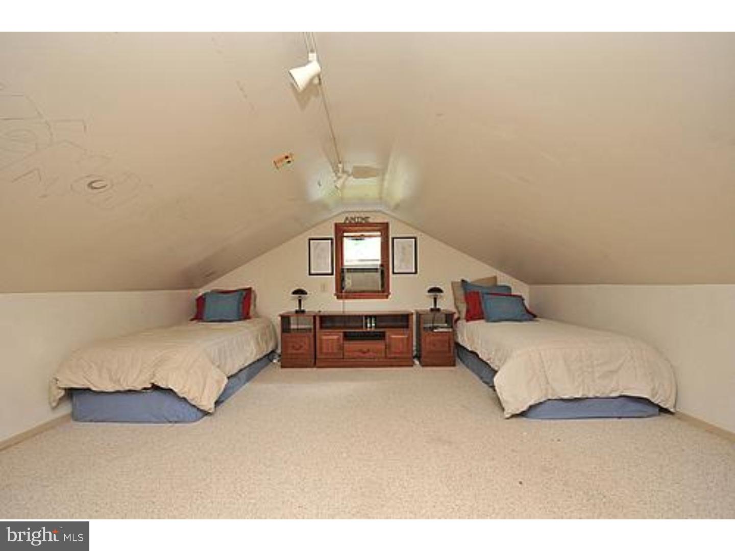 288 Walter Road Chalfont, PA 18914 - Photo 8 of 23 Gallery Image 8