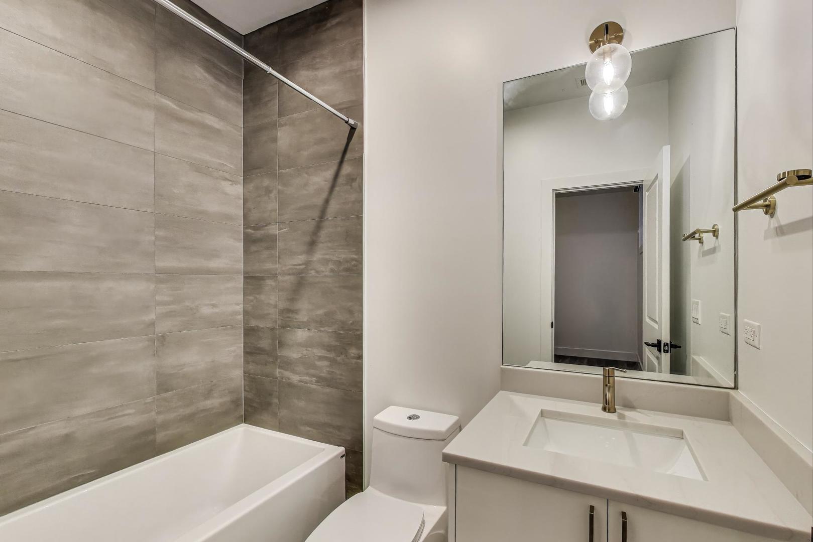 1445 North Rockwell Street, Unit 1 Chicago, IL 60622 - Photo 20 of 31