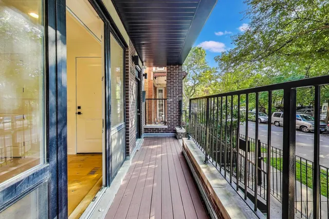 $784,000 | 1445 North Rockwell Street, Unit 1, Chicago, IL 60622