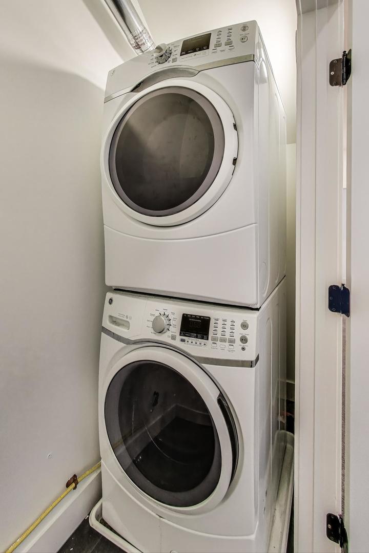 1445 North Rockwell Street, Unit 1 Chicago, IL 60622 - Photo 24 of 31