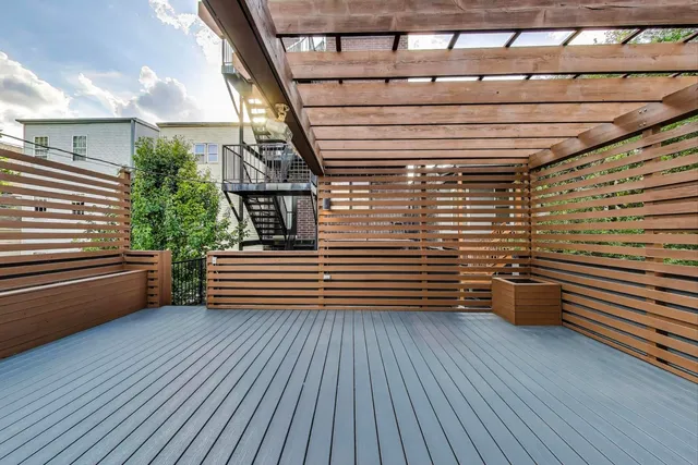 $784,000 | 1445 North Rockwell Street, Unit 1, Chicago, IL 60622