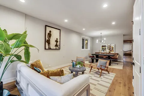 $784,000 | 1445 North Rockwell Street, Unit 1, Chicago, IL 60622