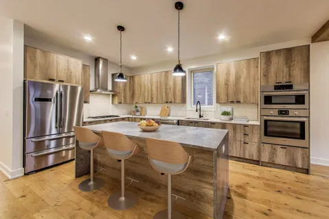 $784,000 | 1445 North Rockwell Street, Unit 1, Chicago, IL 60622