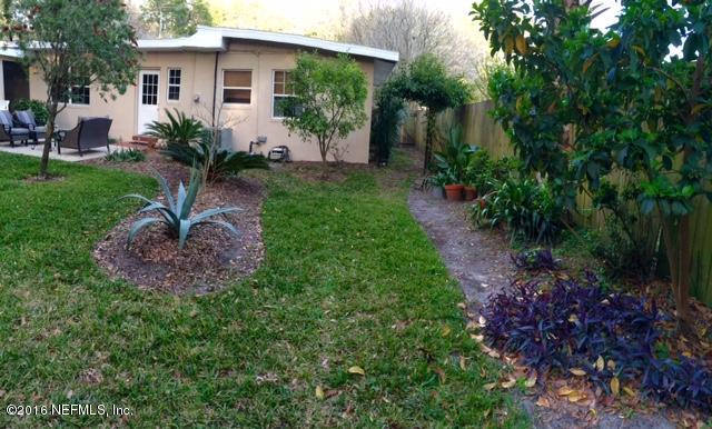 5656 Graywood Road Jacksonville, FL 32207 - Photo 32 of 39 Back yard