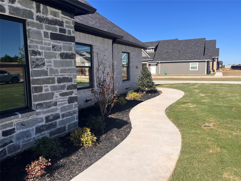 1404 Dixie Road Whitesboro, TX 76273 - Photo 9 of 37