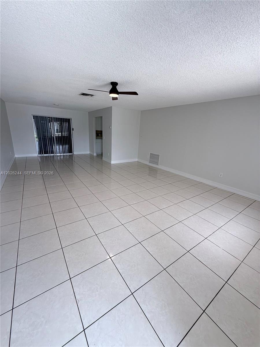 22217 Southwest 61st Avenue Boca Raton, FL 33428 - Photo 4 of 32