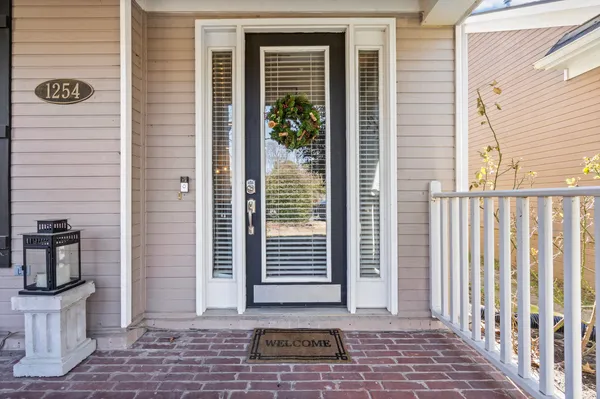 $375,000 | 1254 Isle Pointe Drive, Memphis, TN 38103