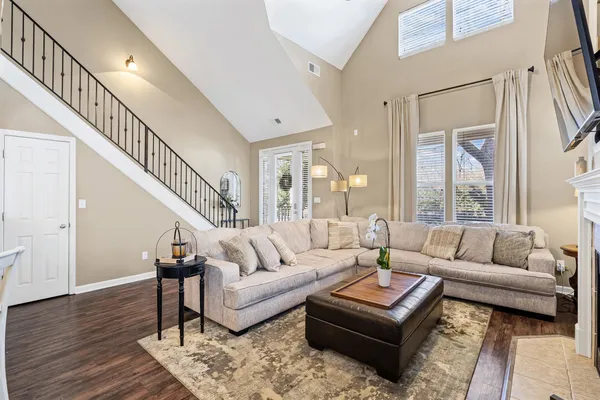 $375,000 | 1254 Isle Pointe Drive, Memphis, TN 38103