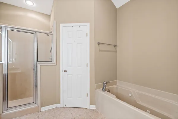 $375,000 | 1254 Isle Pointe Drive, Memphis, TN 38103
