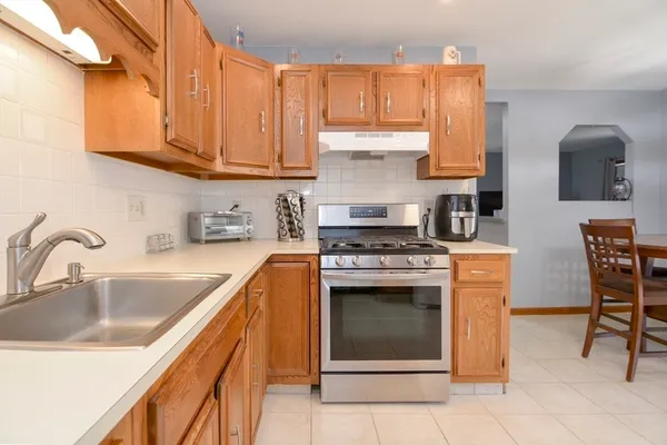 $3,200 | 181 Belmont Street, Unit 2, Everett, MA 02149