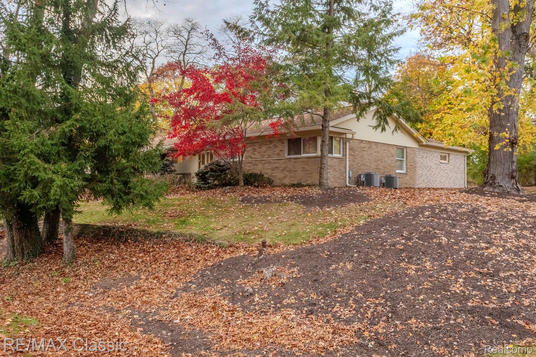 4640 Pickering Road Bloomfield Hills, MI 48301 - Photo 5 of 54 Gallery Image 5