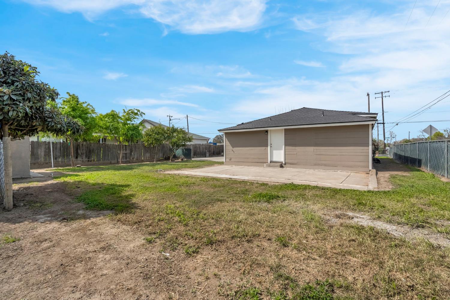 914 Clinton Street Madera, CA 93638 - Photo 30 of 32