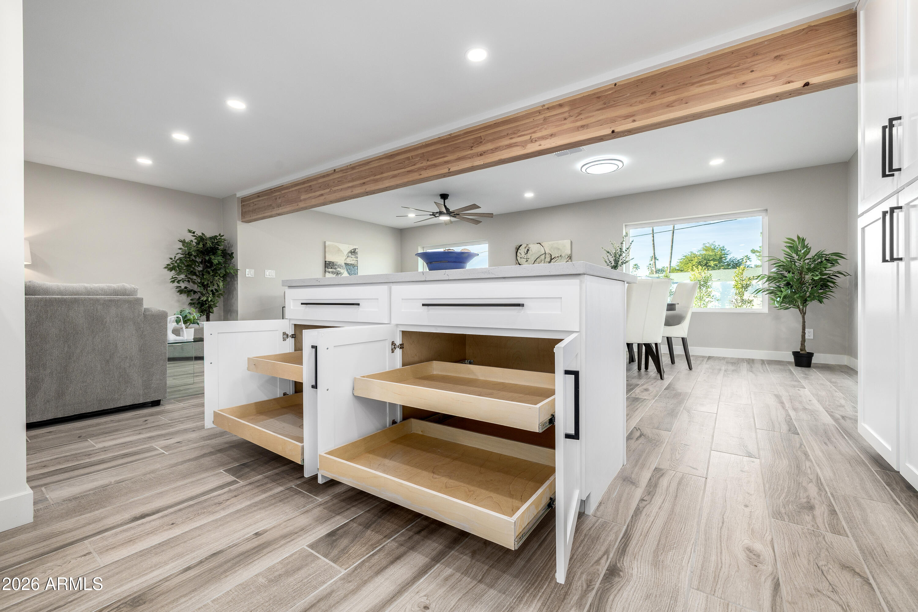 6 East Piping Rock Road Phoenix, AZ 85022 - Photo 27 of 82 P - 27