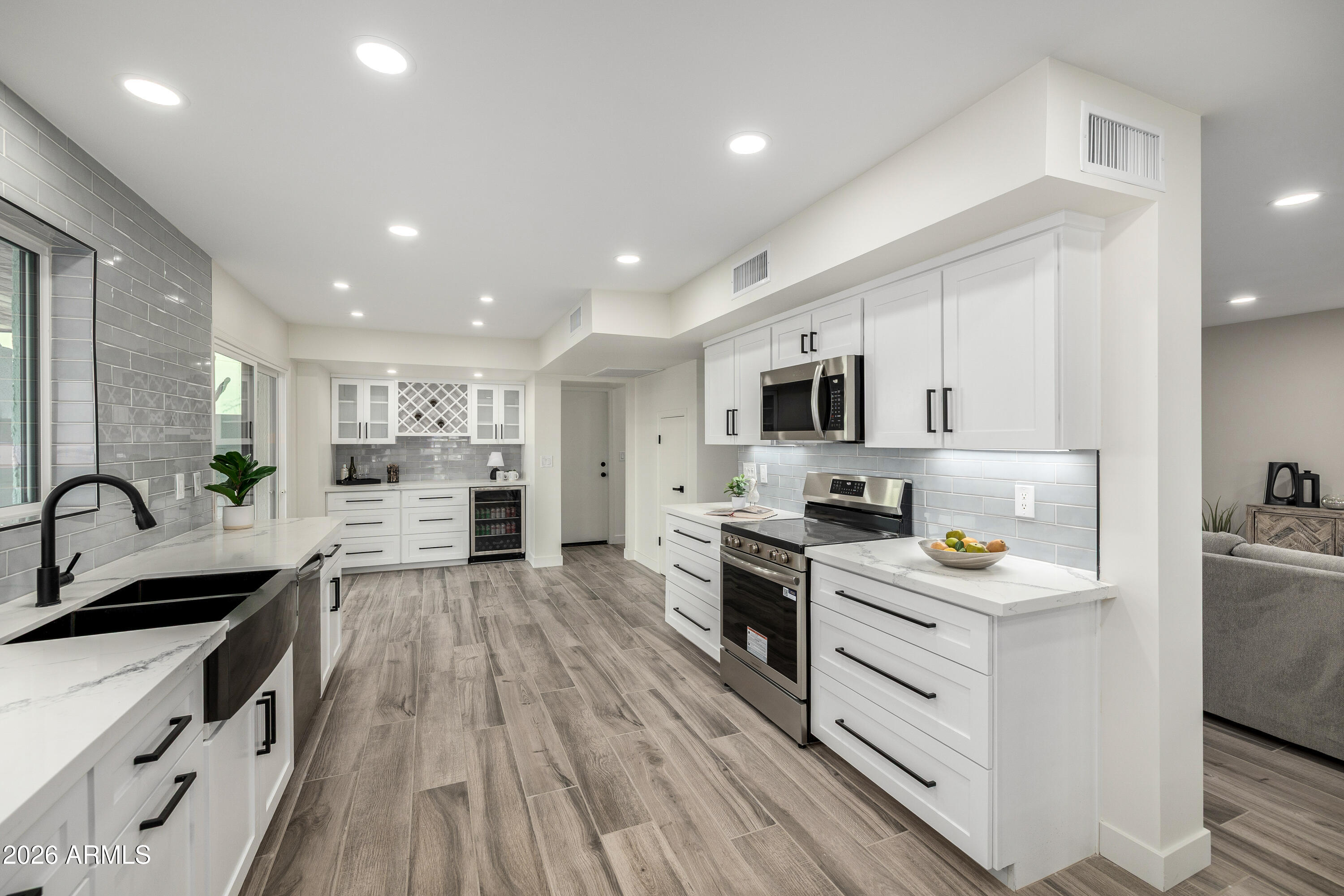 6 East Piping Rock Road Phoenix, AZ 85022 - Photo 31 of 82 P - 31