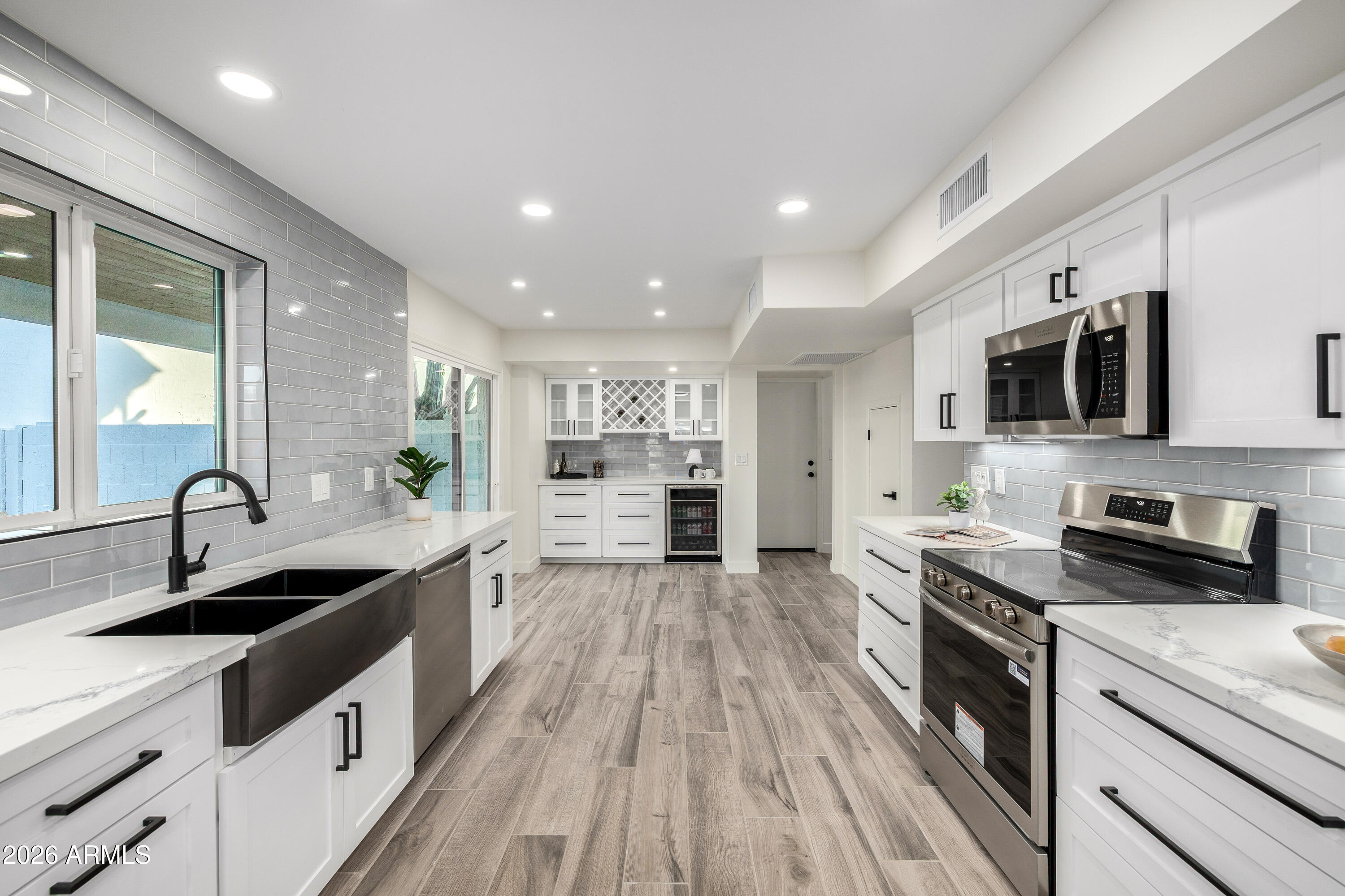 6 East Piping Rock Road Phoenix, AZ 85022 - Photo 34 of 82 P - 34