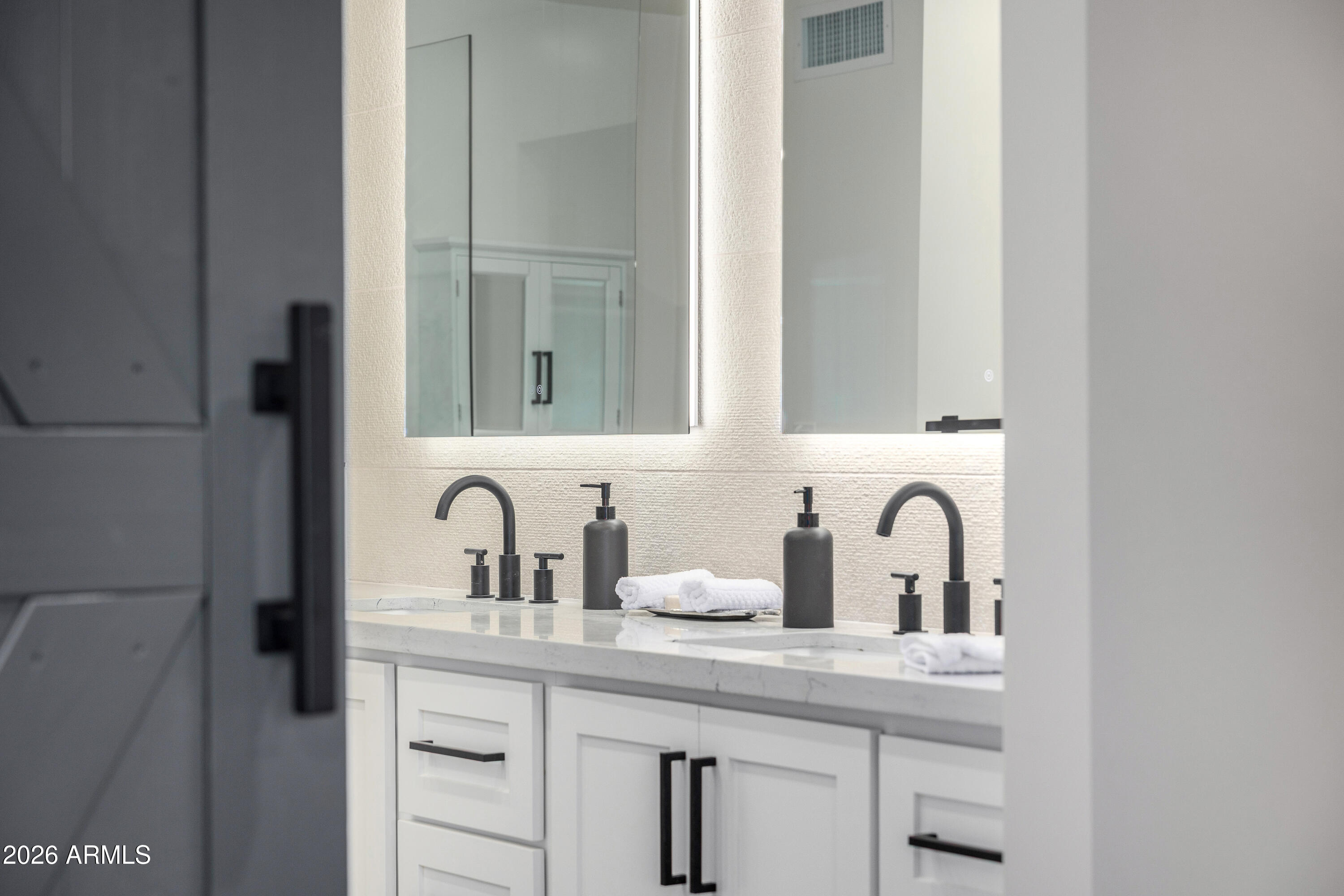 6 East Piping Rock Road Phoenix, AZ 85022 - Photo 46 of 82 P - 46