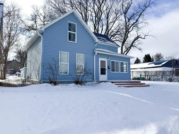 $249,900 | 514 East Hampden Avenue, Fergus Falls, MN 56537