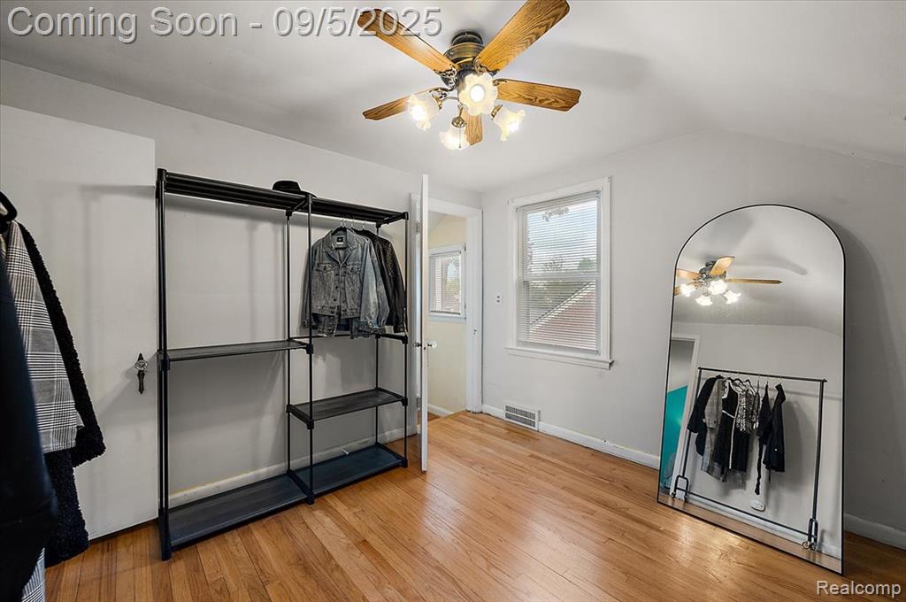 2151 Hawthorne Road Grosse Pointe Woods, MI 48236 - Photo 25 of 38