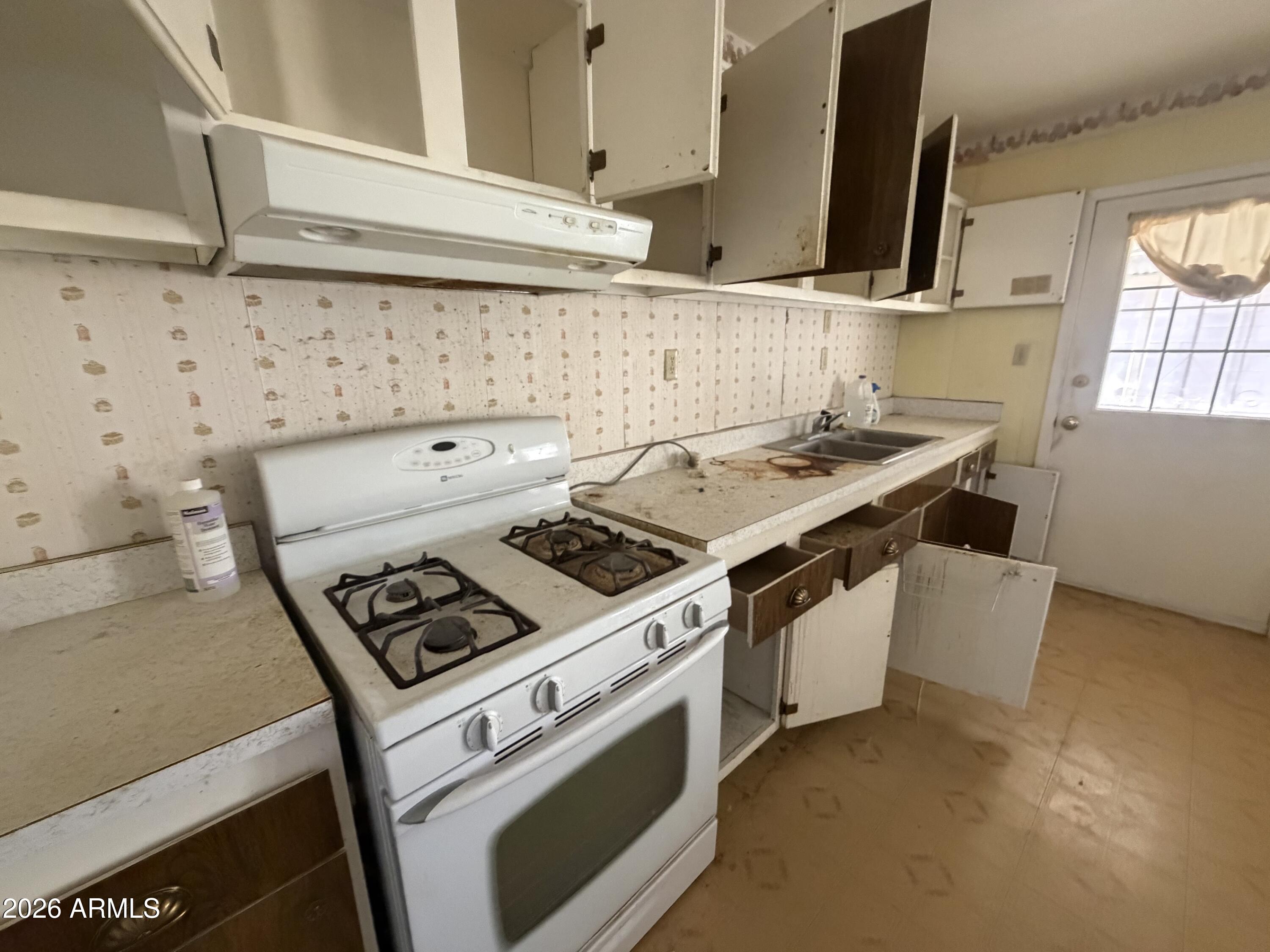 130 West 9th Street Ajo, AZ 85321 - Photo 3 of 4 Kitchen2