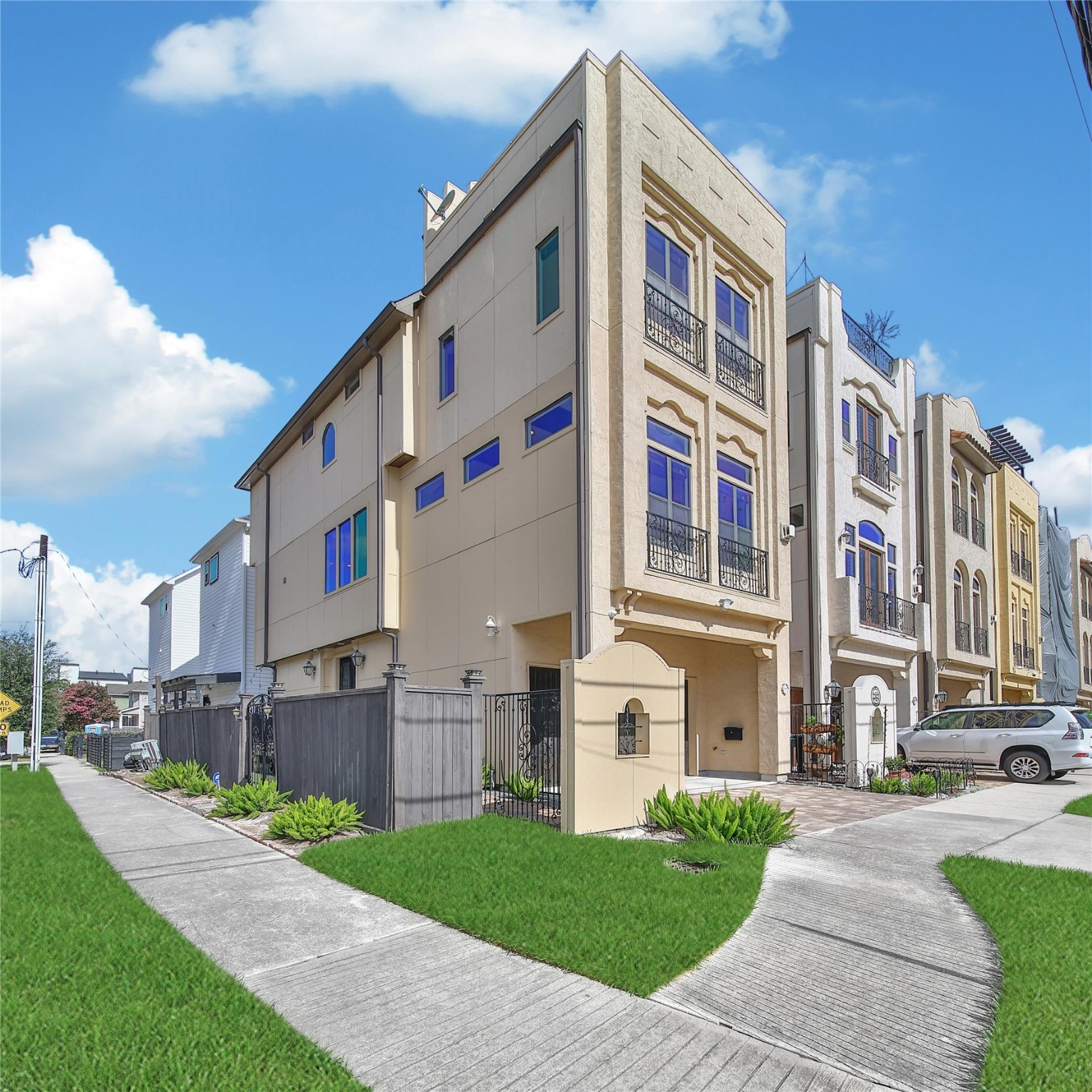 2301 Couch Street Houston, TX 77008 - Photo 1 of 22 a front view of a multi story building