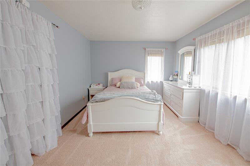 140 Stoup Road Mars, PA 16046 - Photo 15 of 25 Bright and spacious guest bedroom.