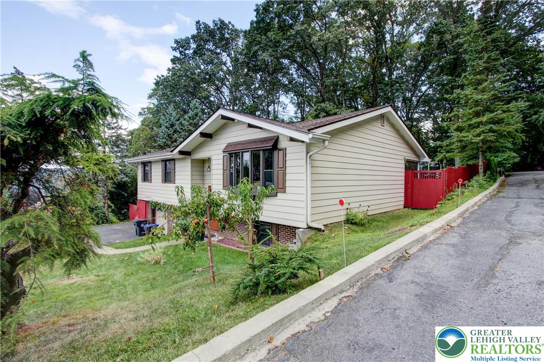 1778 Ritter Street Bethlehem, PA 18015 - Photo 3 of 78 Gallery Image 3
