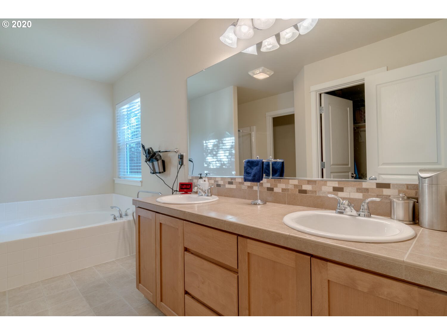 15605 Southwest Raphael Lane Tigard, OR 97224 - Photo 18 of 26 Gallery Image 18