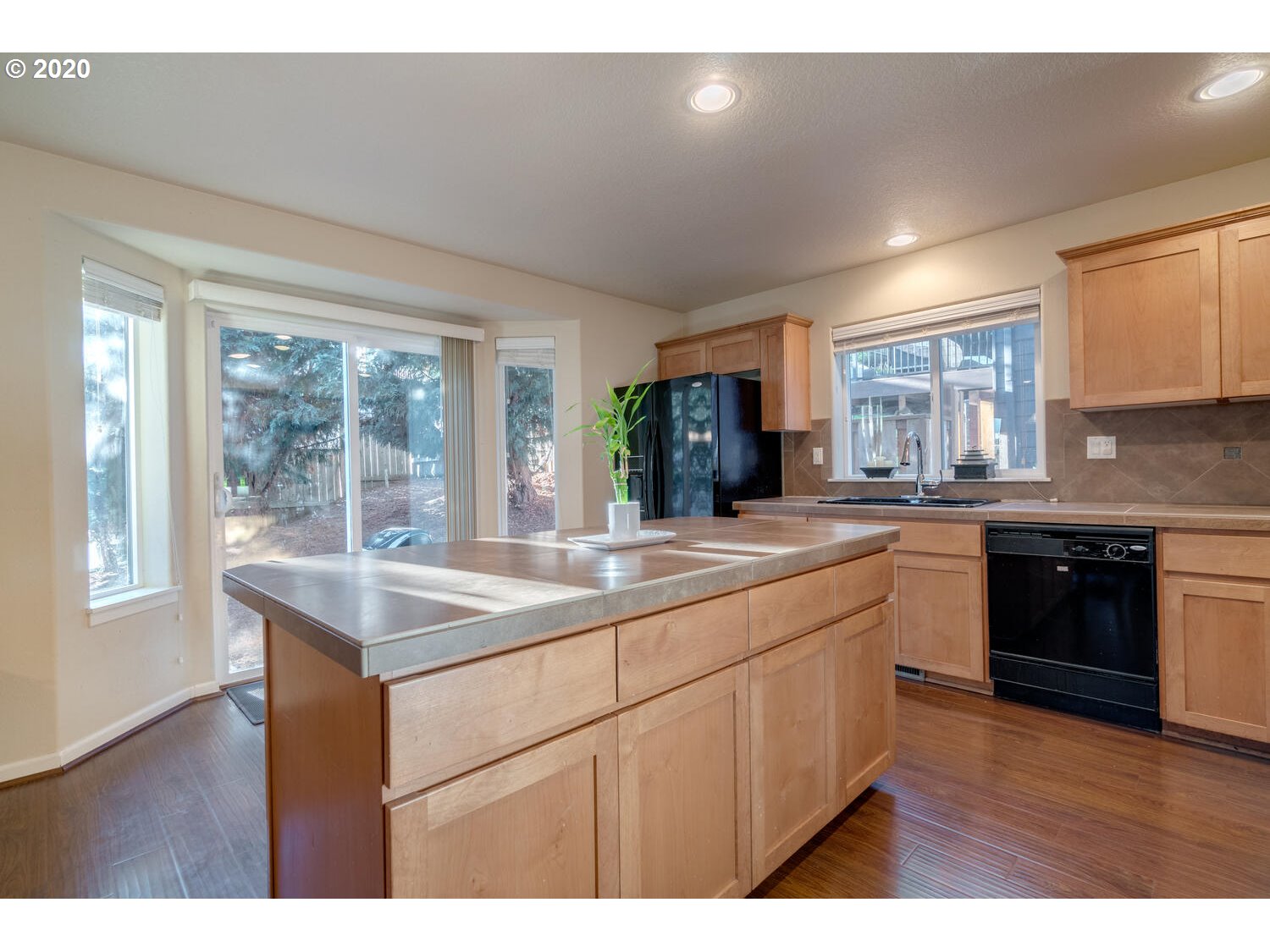 15605 Southwest Raphael Lane Tigard, OR 97224 - Photo 9 of 26 Gallery Image 9