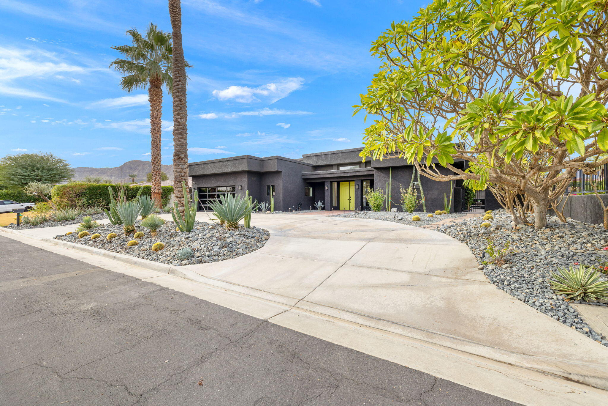 37011 Palmdale Road Rancho Mirage, CA 92270 - Photo 2 of 63 62-web-or-mls-8M4A7492