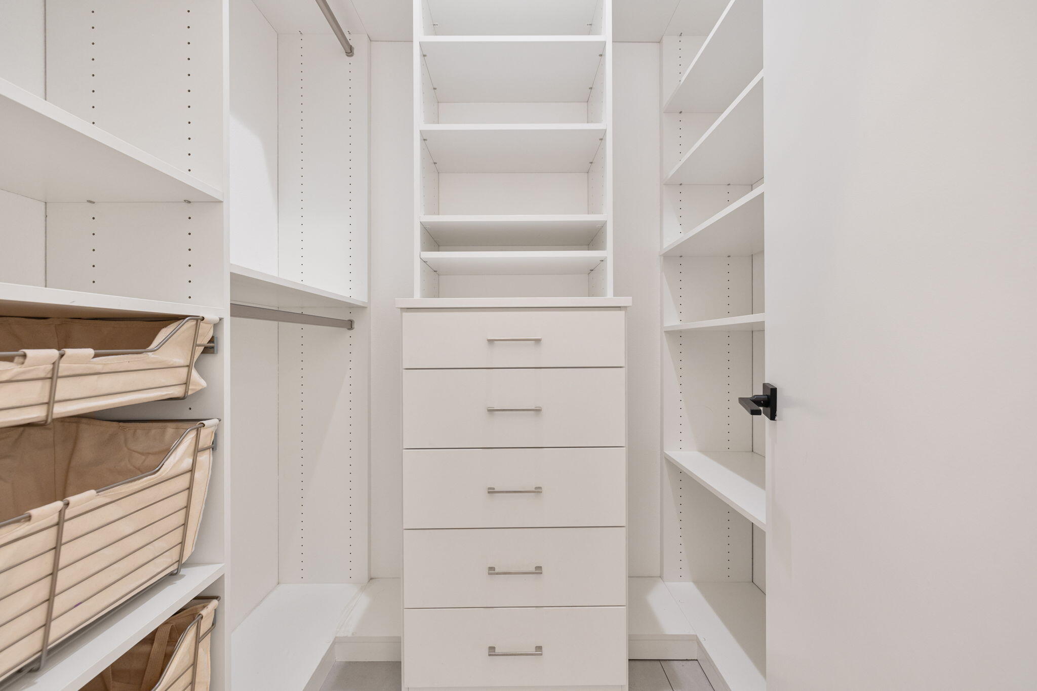 37011 Palmdale Road Rancho Mirage, CA 92270 - Photo 29 of 63 a view of walk in closet and empty room