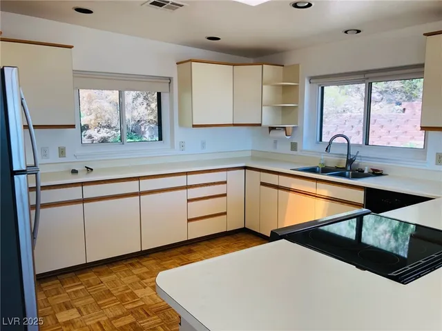 $2,200 | 728 Kendall Lane, Boulder City, NV 89005