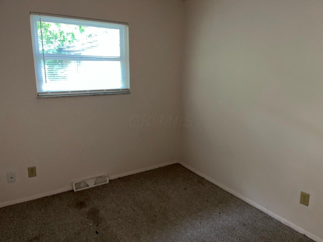 30 High Street Delaware, OH 43015 - Photo 9 of 11 Bedroom