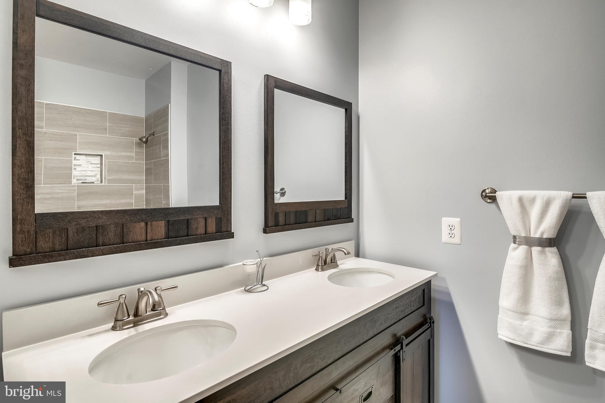 4521 Green Valley Road Monrovia, MD 21770 - Photo 24 of 36 Custom Vanity and Mirrors Hall Bathroom