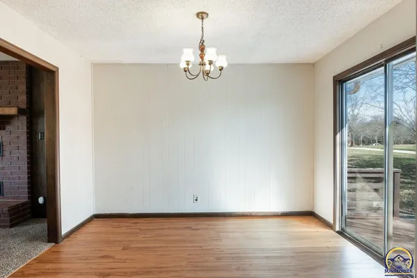 $219,900 | 672 Basswood Court, Meriden, KS 66512