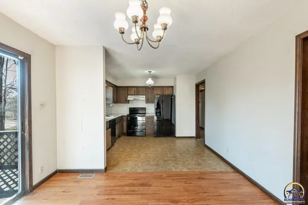 $219,900 | 672 Basswood Court, Meriden, KS 66512