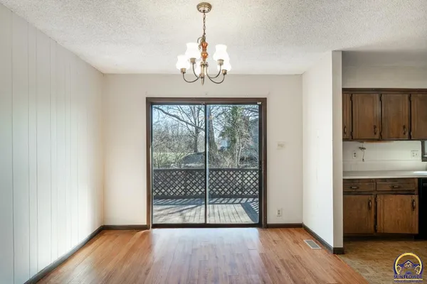 $219,900 | 672 Basswood Court, Meriden, KS 66512