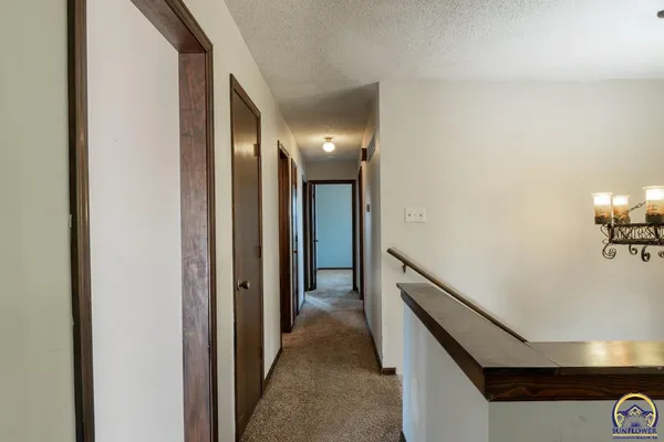 $219,900 | 672 Basswood Court, Meriden, KS 66512