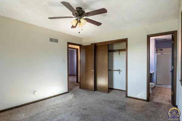 $219,900 | 672 Basswood Court, Meriden, KS 66512