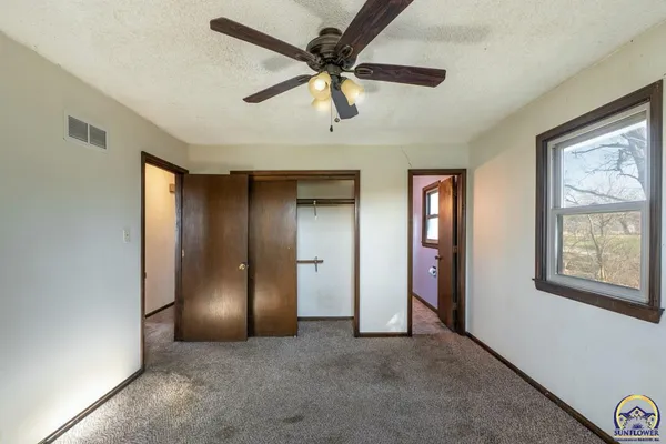 $219,900 | 672 Basswood Court, Meriden, KS 66512