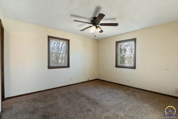 $219,900 | 672 Basswood Court, Meriden, KS 66512