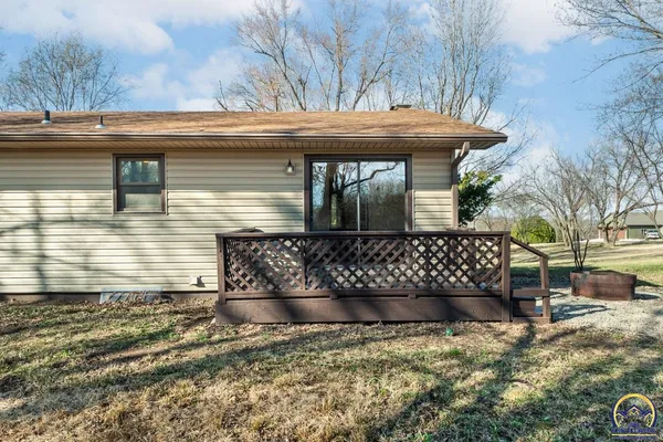 $219,900 | 672 Basswood Court, Meriden, KS 66512