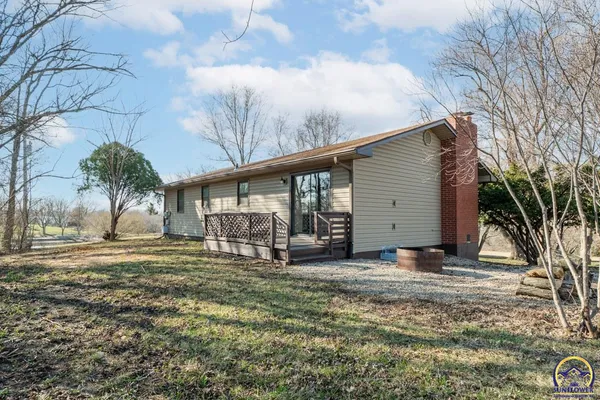 $219,900 | 672 Basswood Court, Meriden, KS 66512
