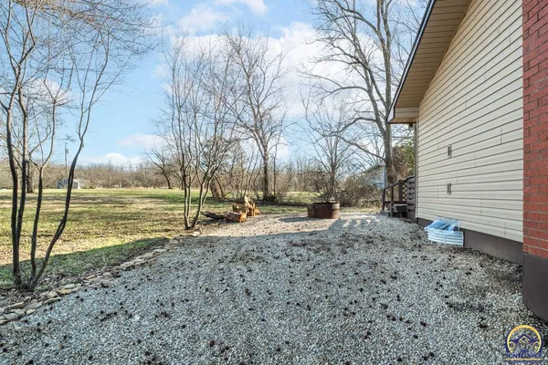 $219,900 | 672 Basswood Court, Meriden, KS 66512