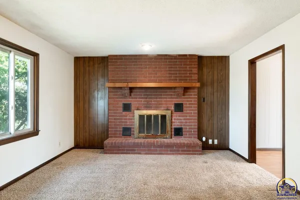 $219,900 | 672 Basswood Court, Meriden, KS 66512