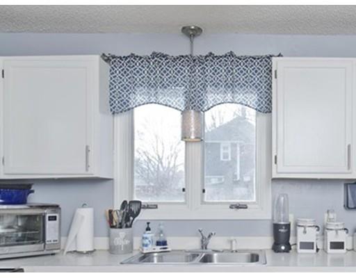34 Brighton Street Springfield, MA 01118 - Photo 4 of 30 Gallery Image 4