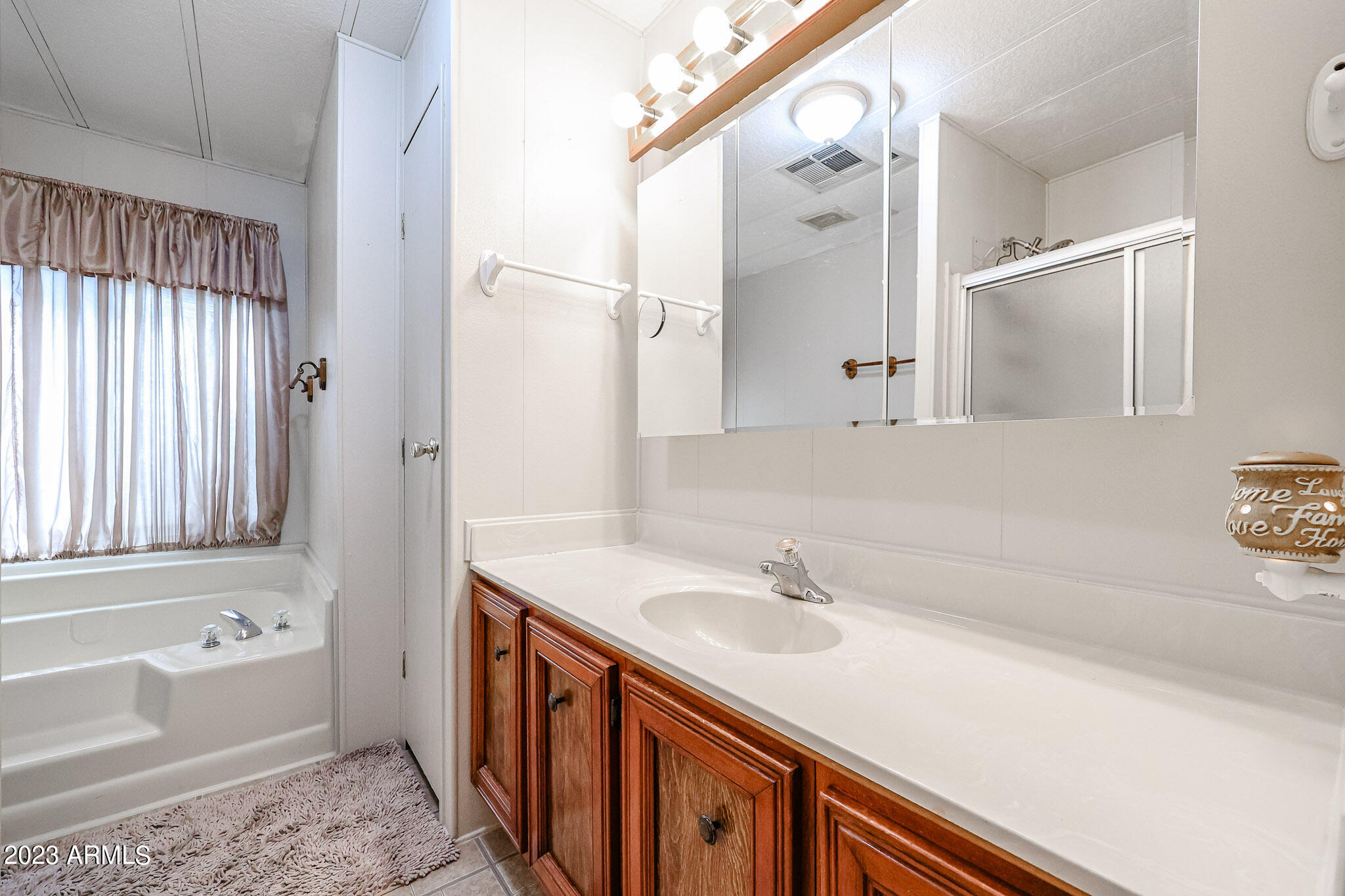 2523 East Contention Mine Road, Unit 20 Phoenix, AZ 85032 - Photo 18 of 27 Master Bath