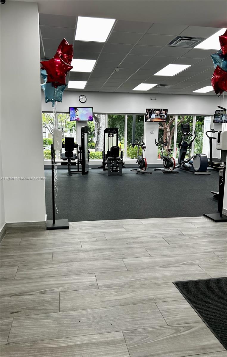 16919 North Bay Road, Unit 509 Sunny Isles Beach, FL 33160 - Photo 40 of 43 a view of a room with gym equipment