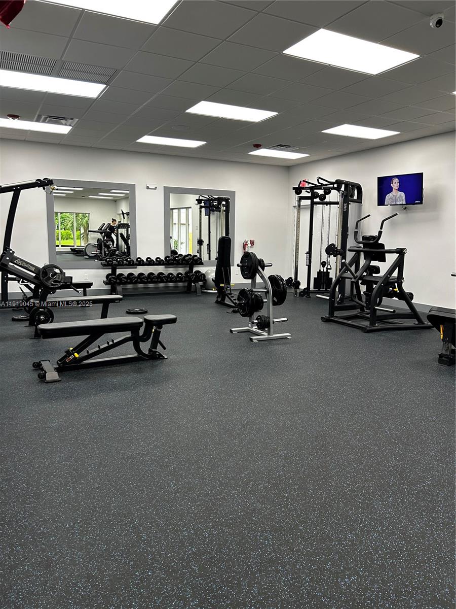 16919 North Bay Road, Unit 509 Sunny Isles Beach, FL 33160 - Photo 41 of 43 a view of a room with gym equipment